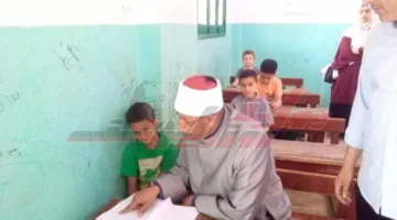 رئيس منطقة كفر الشيخ الأزهرية يتفقد سير امتحانات النقل الابتدائي والإعدادي