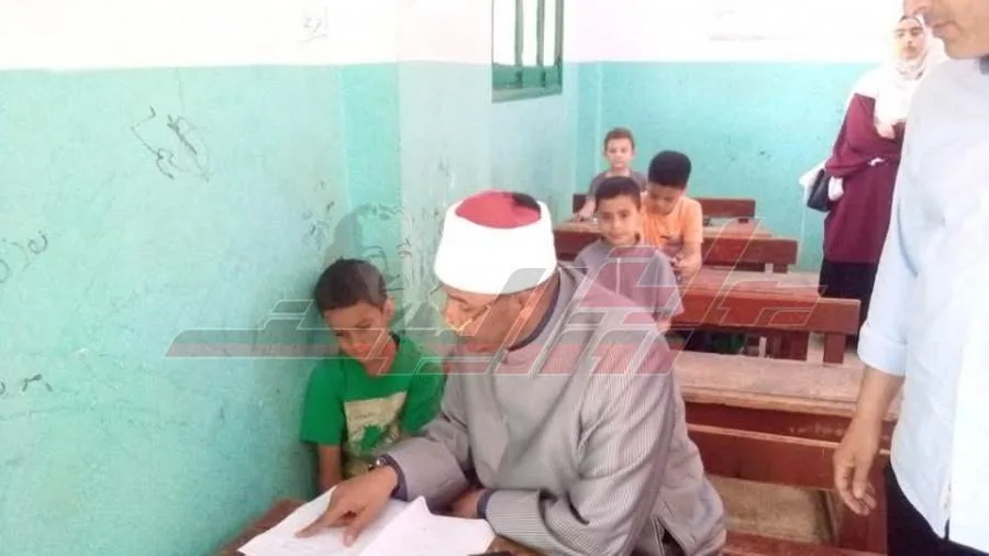 رئيس منطقة كفر الشيخ الأزهرية يتفقد سير امتحانات النقل الابتدائي والإعدادي رئيس منطقة كفر الشيخ الأزهرية يتفقد سير امتحانات النقل الابتدائي والإعدادي