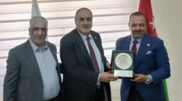 رئيس نقابة المرافق يبحث تعزيز التعاون وتبادل الخبرات مع وزير العمل الأردني