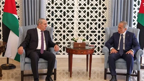 رئيس وزراء الأردن يستقبل نائب الرئيس الفلسطيني: نتعامل مع جميع محاولات التهجير رئيس وزراء الأردن يستقبل نائب الرئيس الفلسطيني: نتعامل مع جميع محاولات التهجير