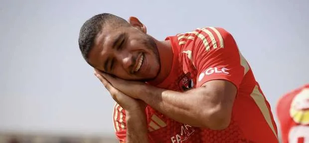 رامي ربيعة يستعد لمغادرة الأهلي بتجميع متعلقاته. رامي ربيعة يستعد لمغادرة الأهلي بتجميع متعلقاته.