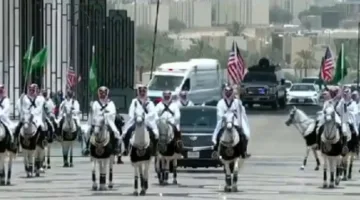 ربطة عنق، خيول، و21 طلقة: 7 لحظات بارزة في استقبال ترامب في السعودية