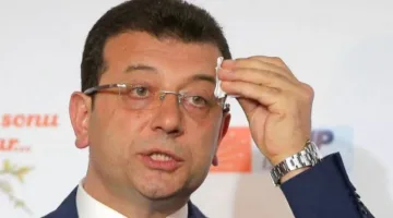 “رجال أوغلو”  يطفئون كاميرات الفندق ورجال أعمال يدخلون بـ”حقائب” ويغادرون بدونها …فيديو جديد ألهب النقاشات في تركيا:  إستنساخ المزيد من القضايا ضد ” عمدة إسطنبول” وهو خلف القضبان.. وآردوغان”قد يترشح” إذا قرر فريقه الطبي ذلك  