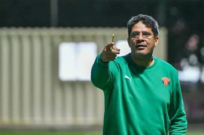 رحالة شغوف بالتدريب.. من هو أيمن الرمادي مدرب الزمالك الجديد؟ رحالة شغوف بالتدريب.. من هو أيمن الرمادي مدرب الزمالك الجديد؟