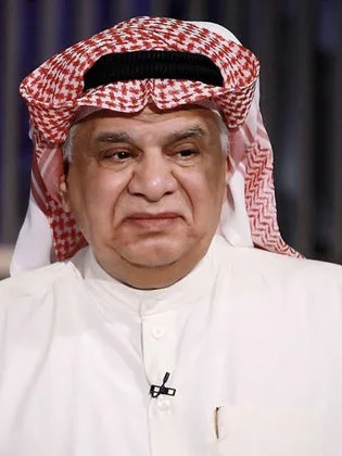 رحيل فخري عودة.. صوت “علام” في عدنان ولينا وصاحب المسيرة المتألقة بين الدراما والإعلام رحيل فخري عودة.. صوت “علام” في عدنان ولينا وصاحب المسيرة المتألقة بين الدراما والإعلام
