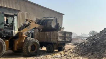 رفع 150 طن مخلفات في حملات نظافة مكبرة بنفق الكرتون وترسا وترعة الزمر بالجيزة