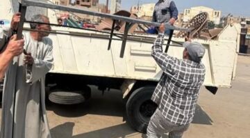 رفع الإشغالات والعوائق الخرسانية بحرم الطرق والشوارع بمدينة سنورس