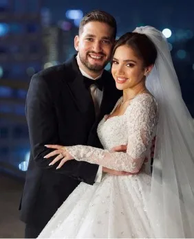رنا رئيس تطرح أغنية زفافها وتُشارك جمهورها بلحظات مؤثرة من حفلها رنا رئيس تطرح أغنية زفافها وتُشارك جمهورها بلحظات مؤثرة من حفلها