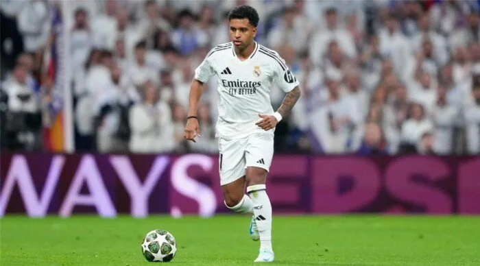 رودريغو ينسحب من تدريبات ريال مدريد بعد مناقشة مع أنشيلوتي.. ما السبب وراء ذلك؟ رودريغو ينسحب من تدريبات ريال مدريد بعد مناقشة مع أنشيلوتي.. ما السبب وراء ذلك؟