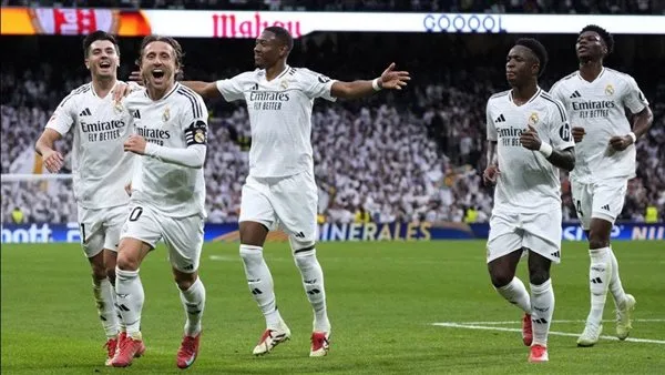وداع أنشيلوتي ومودريتش في ليلة مواجهة ريال مدريد أمام سوسيداد وداع أنشيلوتي ومودريتش في ليلة مواجهة ريال مدريد أمام سوسيداد