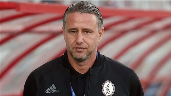 ريجيكامب: تلقيت عرضًا من الزمالك.. ومقربون من الأهلي تحدثوا معي ريجيكامب: تلقيت عرضًا من الزمالك.. ومقربون من الأهلي تحدثوا معي