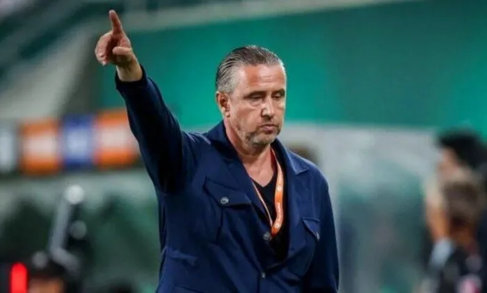 ريجيكامف: تدريب الزمالك يُعَد شرفاً عظيماً ريجيكامف: تدريب الزمالك يُعَد شرفاً عظيماً
