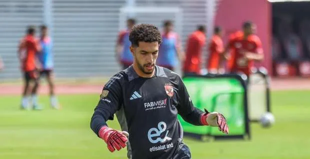 ريفيرو يخلق جدلاً حول مركز حراسة المرمى في الأهلي ريفيرو يخلق جدلاً حول مركز حراسة المرمى في الأهلي
