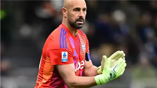 ريينا يودع الملاعب بطرد مؤثر.. لحظات رائعة في نهاية مسيرة مذهلة ريينا يودع الملاعب بطرد مؤثر.. لحظات رائعة في نهاية مسيرة مذهلة