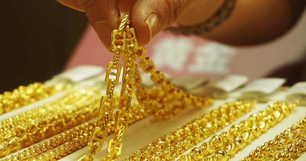 زيادة الذهب في مصر بقيمة 35 جنيها نتيجة ارتفاع أسعار الأونصة عالميًا زيادة الذهب في مصر بقيمة 35 جنيها نتيجة ارتفاع أسعار الأونصة عالميًا