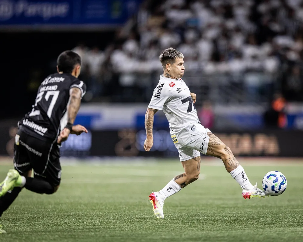 سانتوس يحقق التعادل مع سييارا في الدوري البرازيلي لكرة القدم