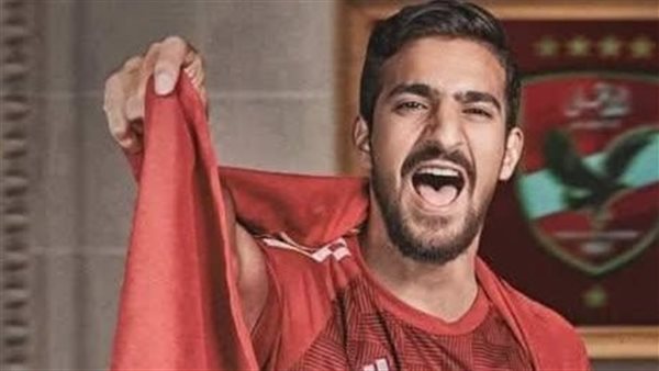 ستاد المحور: بن رمضان وقع رسميا على عقود الانضمام إلى الأهلي ستاد المحور: بن رمضان وقع رسميا على عقود الانضمام إلى الأهلي