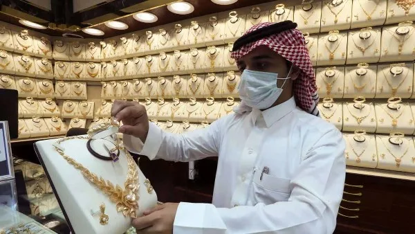 سعر الذهب في السعودية اليوم الثلاثاء.. استقرار نسبي سعر الذهب في السعودية اليوم الثلاثاء.. استقرار نسبي