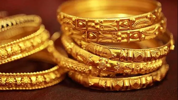 سعر الذهب مساء الخميس 22 مايو 2025 يظل مرتفعاً مع الحفاظ على المكاسب، وعيار 21 مع المصنعية. سعر الذهب مساء الخميس 22 مايو 2025 يظل مرتفعاً مع الحفاظ على المكاسب، وعيار 21 مع المصنعية.
