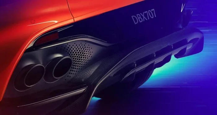 سعر ومميزات سيارة أستون مارتن DBX لعام 2025