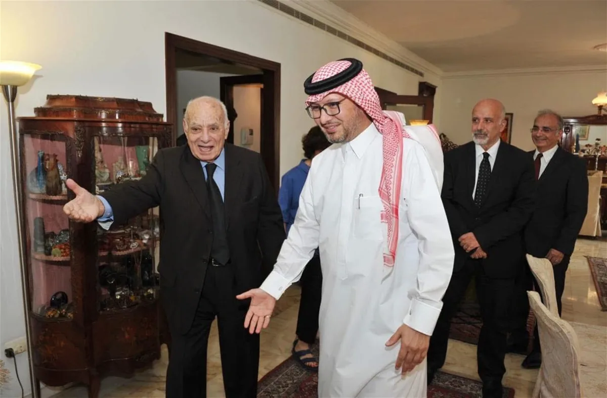 سفير المملكة وليد بخاري يجتمع مع إدمون رزق.. “السياسة واجب” سفير المملكة وليد بخاري يجتمع مع إدمون رزق.. “السياسة واجب”