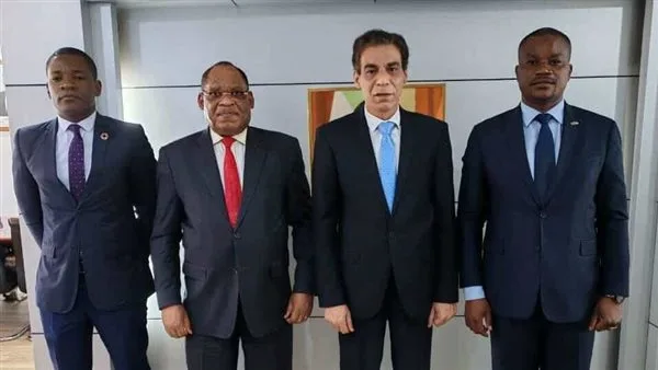 سفير مصر في مالابو يلتقي بوزير التعليم والتعليم الفني في غينيا الاستوائية سفير مصر في مالابو يلتقي بوزير التعليم والتعليم الفني في غينيا الاستوائية