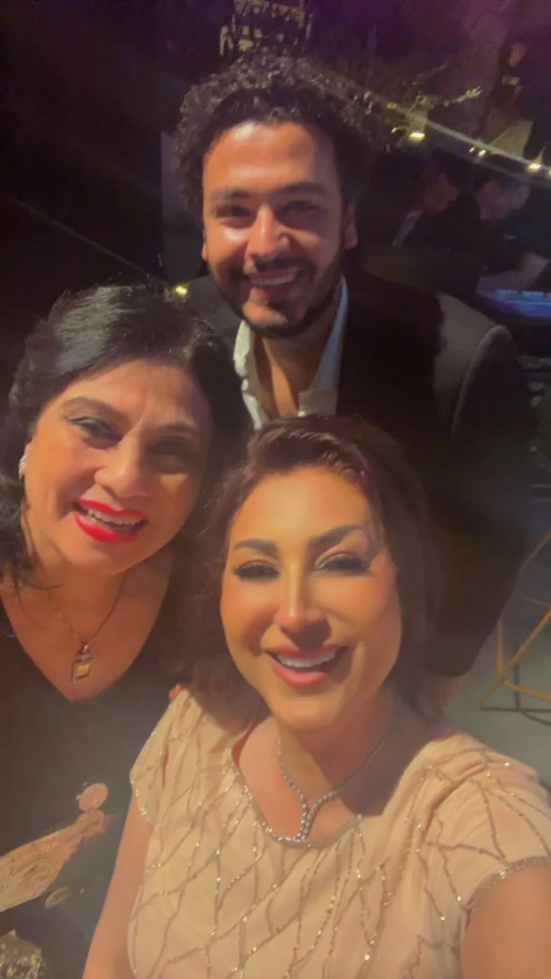 سلوى عثمان تحتفل مع وفاء عامر بزفاف رنا رئيس سلوى عثمان تحتفل مع وفاء عامر بزفاف رنا رئيس
