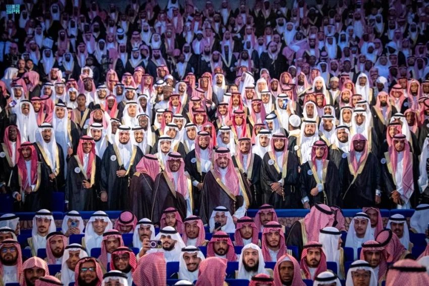 سمو أمير المدينة يشارك في احتفال تخرج طلاب الجامعة الإسلامية سمو أمير المدينة يشارك في احتفال تخرج طلاب الجامعة الإسلامية