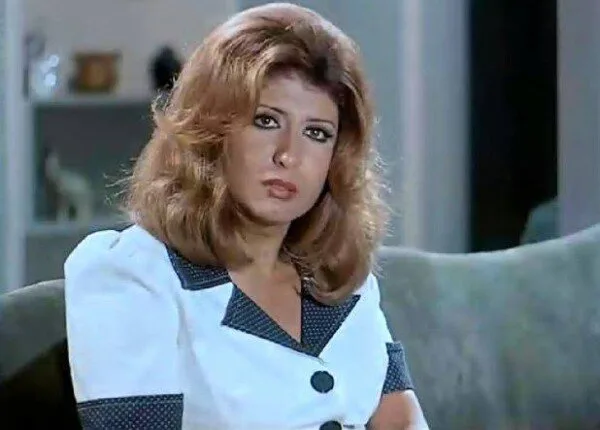 سهير رمزي تكشف كواليس تعاونها مع الزعيم عادل إمام في «حتى لا يطير الدخان».. فيديو