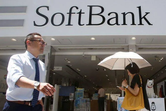 سوفت بنك تحقق أول أرباح سنوية بعد أربع سنوات من الخسائر سوفت بنك تحقق أول أرباح سنوية بعد أربع سنوات من الخسائر
