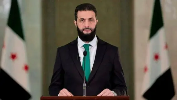 شاهد.. الرئيس السوري ووزير خارجيته يستعرضان مهاراتهما في لعب كرة السلة شاهد.. الرئيس السوري ووزير خارجيته يستعرضان مهاراتهما في لعب كرة السلة