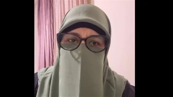 شاهد امرأة تطلب العون من الحضور: “أريد رؤية أولادي.. لقد مرت عامان منذ أن حرمت منهم” شاهد امرأة تطلب العون من الحضور: “أريد رؤية أولادي.. لقد مرت عامان منذ أن حرمت منهم”