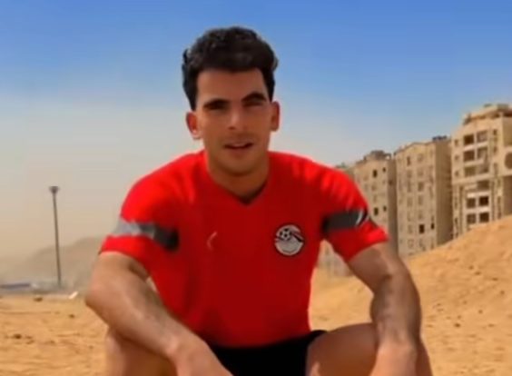 شاهد تدريبات زيزو على الرمال استعدادًا للانتقال إلى الأهلي شاهد تدريبات زيزو على الرمال استعدادًا للانتقال إلى الأهلي