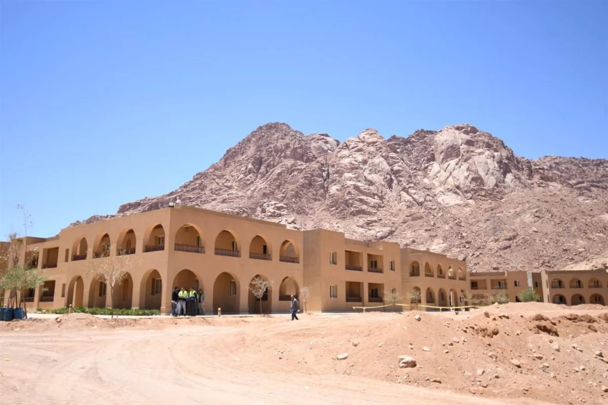 شاهد.. وزير الإسكان يتفقد منطقة الزيتونة ضمن تطوير موقع “التجلي الأعظم” بسيناء شاهد.. وزير الإسكان يتفقد منطقة الزيتونة ضمن تطوير موقع “التجلي الأعظم” بسيناء