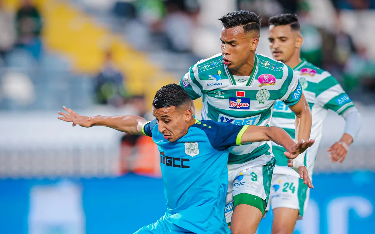 شاهد – جماهير الرجاء تقاطع مباراة الدفاع الحسني الجديدي شاهد – جماهير الرجاء تقاطع مباراة الدفاع الحسني الجديدي