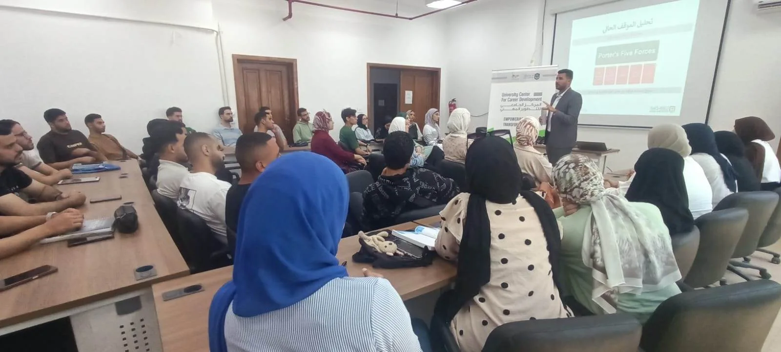 شاهد..ختام فعاليات ورشة عمل "التمكين المالي والفني للمشروعات" بجامعة دمنهور شاهد..ختام فعاليات ورشة عمل "التمكين المالي والفني للمشروعات" بجامعة دمنهور