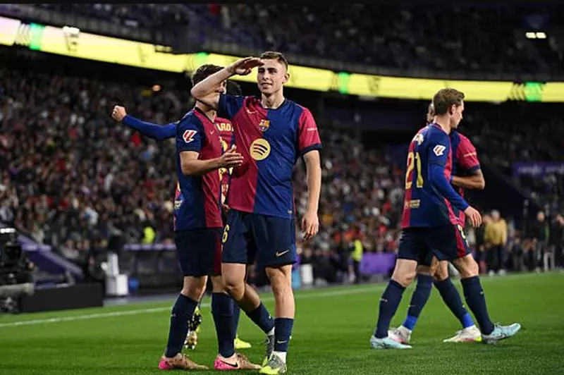 برشلونة في مأزق.. هل تعود الحياة إلى مدريد بفضل أوساسونا؟ برشلونة في مأزق.. هل تعود الحياة إلى مدريد بفضل أوساسونا؟