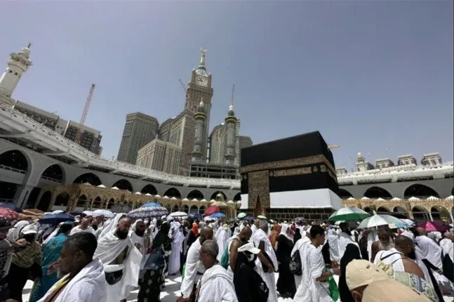 شكاوى من ارتفاع سعر تذاكر الطيران.. استعدادات لانطلاق أولى رحلات الحج شكاوى من ارتفاع سعر تذاكر الطيران.. استعدادات لانطلاق أولى رحلات الحج