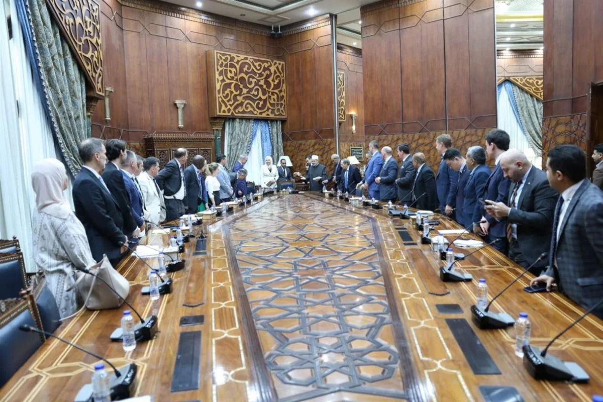 شيخ الأزهر: ما يحدث في غزة جرائم وحشية لم نكن نتخيل وقوعها حتى في القرون الوسطى شيخ الأزهر: ما يحدث في غزة جرائم وحشية لم نكن نتخيل وقوعها حتى في القرون الوسطى