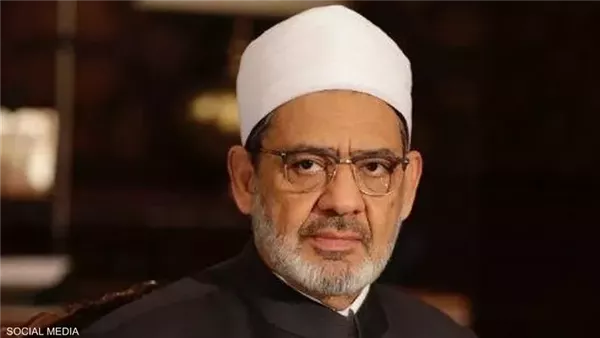 شيخ الأزهر يقدم تعازيه إلى المستشار عدلي منصور في وفاة شقيقه شيخ الأزهر يقدم تعازيه إلى المستشار عدلي منصور في وفاة شقيقه