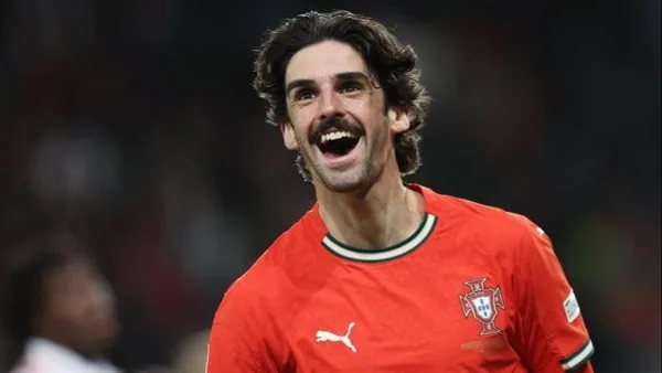 صراع اندية الدوري الانجليزي ينعش خزينة برشلونة صراع اندية الدوري الانجليزي ينعش خزينة برشلونة