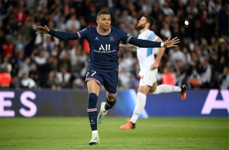 “صفقة صعبة المنال”.. ريال مدريد يختار البديل الأمثل لتعويض مغادرة مودريتش “صفقة صعبة المنال”.. ريال مدريد يختار البديل الأمثل لتعويض مغادرة مودريتش