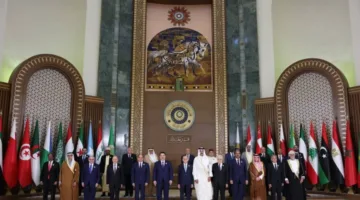 صورة لرؤساء الوفود الحاضرين في القمة العربية ببغداد