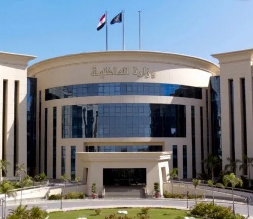 القبض على المدير المُخالف لشركة إنتاج فني غير مرخص في الجيزة القبض على المدير المُخالف لشركة إنتاج فني غير مرخص في الجيزة