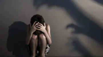 عاطل يجذب طفلاً من ذوي الاحتياجات الخاصة لاستغلاله في المطرية