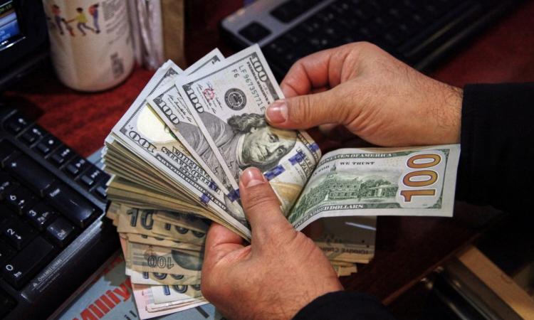 ضبط قضايا اتجار بالنقد الأجنبي بقيمة 8 ملايين جنيه خلال 24 ساعة ضبط قضايا اتجار بالنقد الأجنبي بقيمة 8 ملايين جنيه خلال 24 ساعة
