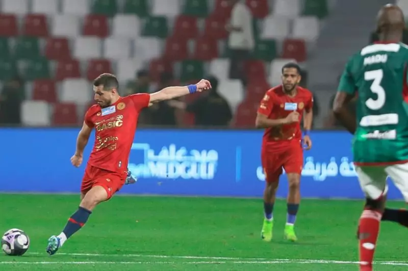 ضمك يحقق التعادل مع الاتفاق بمساهمة طارق حامد.. والفيحاء يزيد من تعقيد وضع الأخدود في الدوري السعودي.