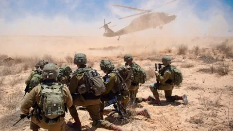ضمن عملية “عربات جدعون”، الجيش الإسرائيلي يعلن استئناف الفرقة 162 عملياتها في شمال غزة ويزعم تدمير “مرافق مشبوهة” و”قتل عشرات من مقاتلي حماس”.