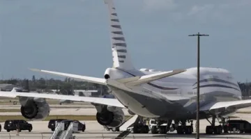 طائرة فاخرة: ترامب يبرر تلقي هدية من قطر ويعتبر الصفقة ذكية ماليًا رغم الجدل القانوني والأخلاقي.