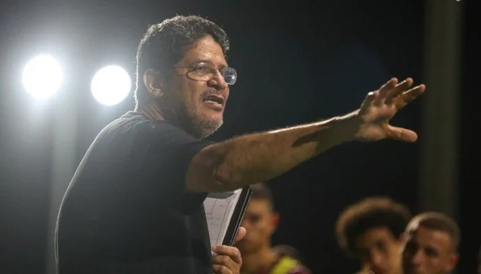 طارق السعيد: الرمادي مدرب جيد.. لكن هل يستطيع تحمل ضغوط جماهير الزمالك أم يكرر سيناريو إيهاب جلال؟ طارق السعيد: الرمادي مدرب جيد.. لكن هل يستطيع تحمل ضغوط جماهير الزمالك أم يكرر سيناريو إيهاب جلال؟